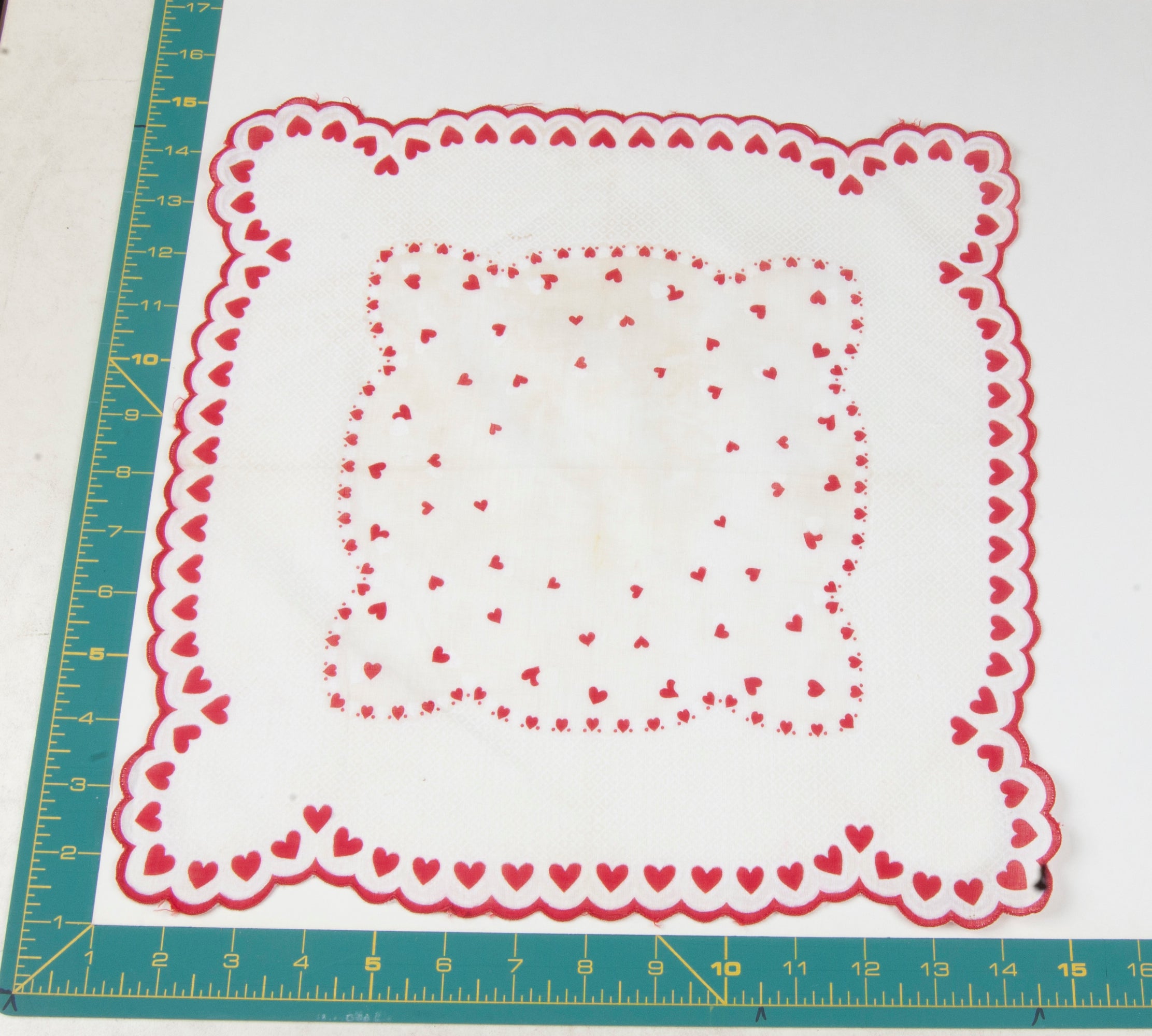 Heart/Valentines vintage handkerchief - h0124