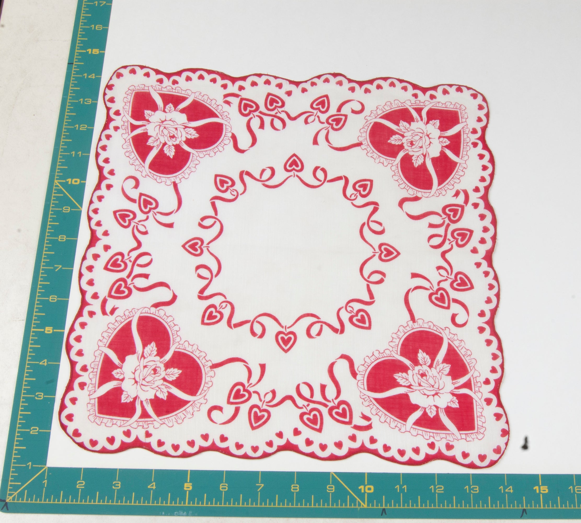 Heart/Valentines vintage handkerchief - h0126