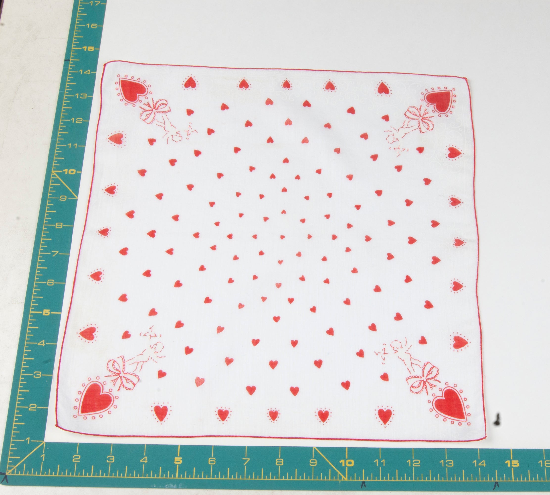 Heart/Valentines vintage handkerchief - h0130