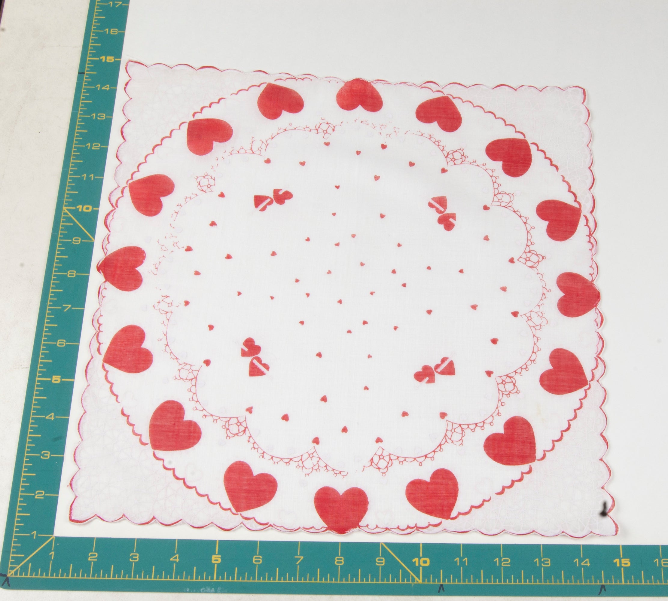 Heart/Valentines vintage handkerchief - h0132