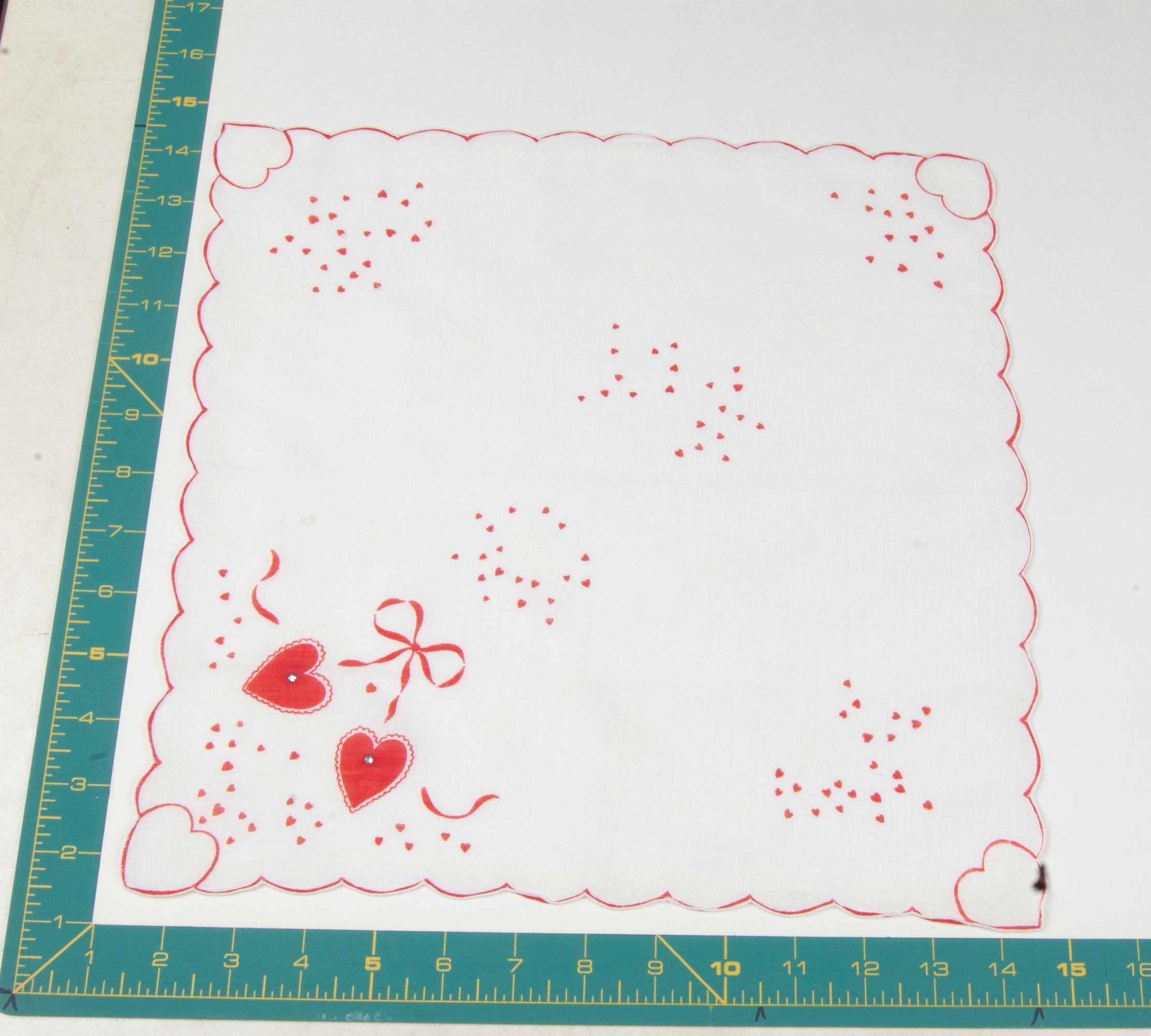 Heart/Valentines vintage handkerchief - h0134