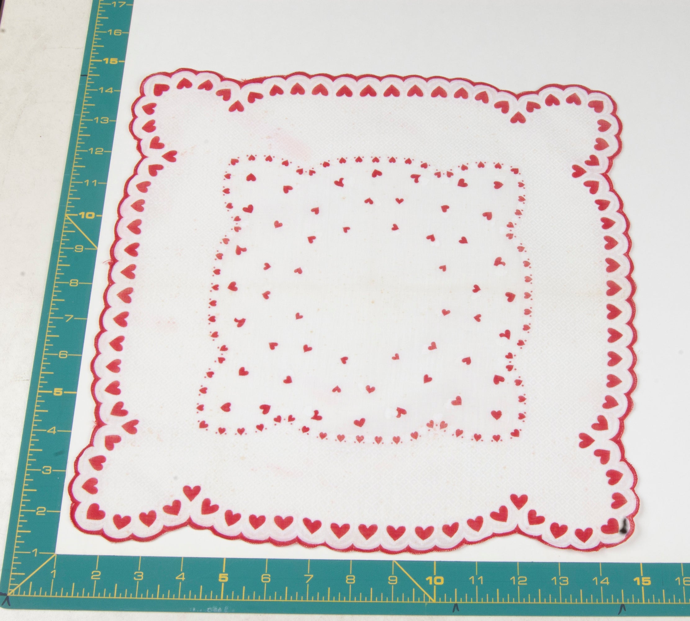 Heart/Valentines vintage handkerchief - h0135