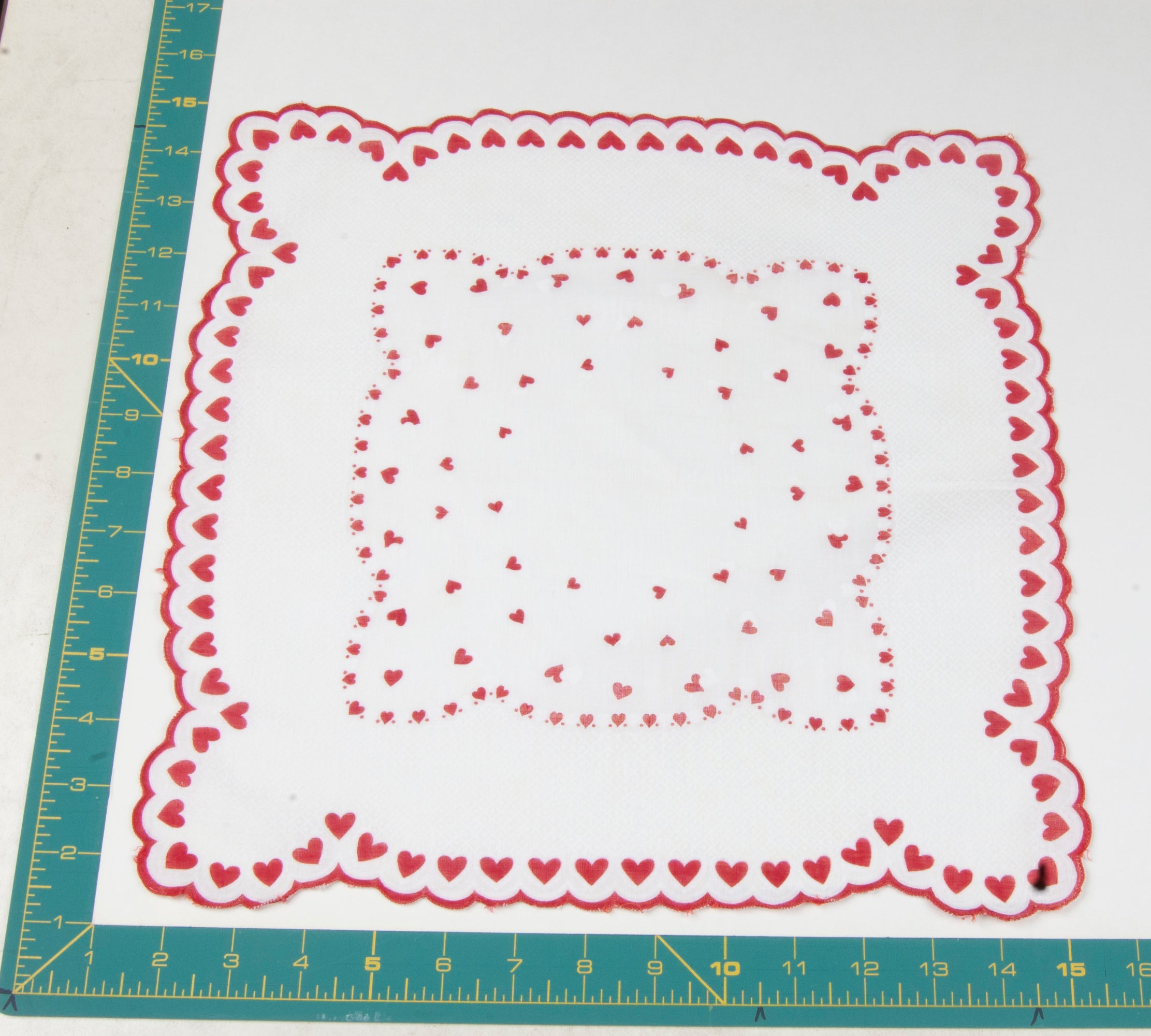 Heart/Valentines vintage handkerchief - h0141