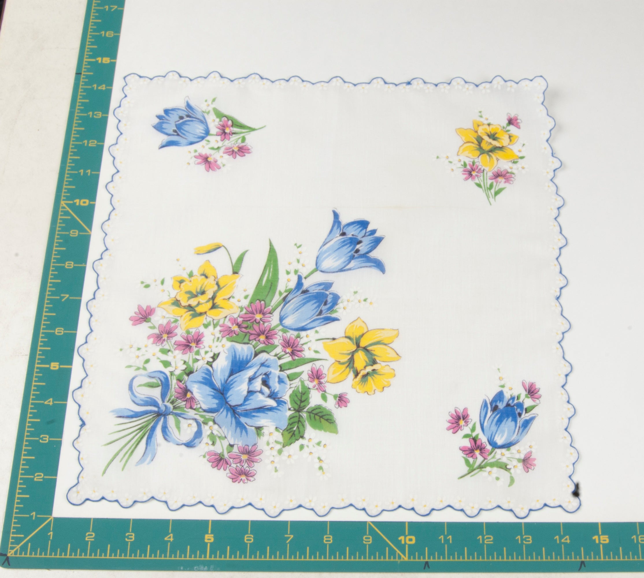 Floral vintage handkerchief - h0278