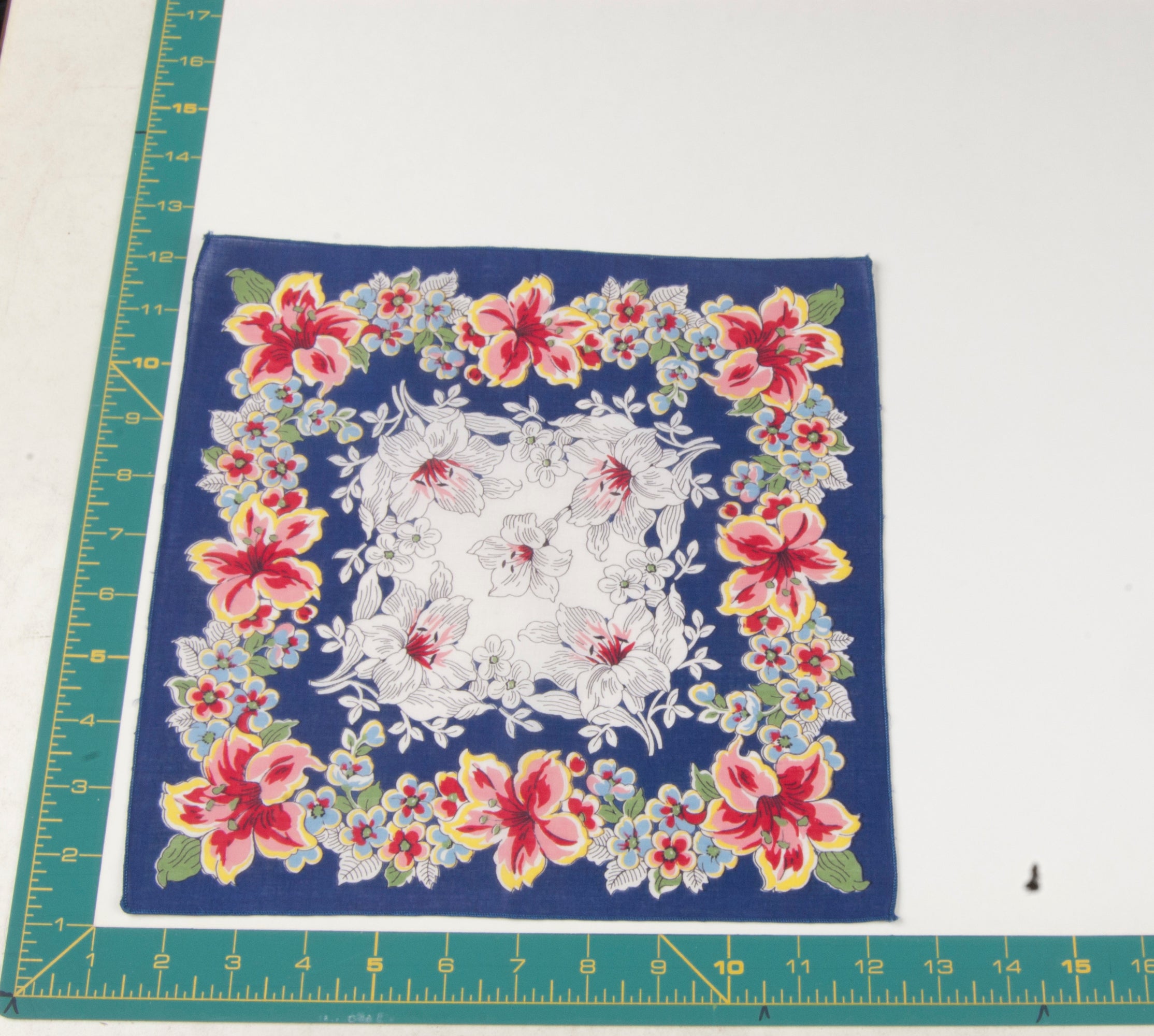 Floral vintage handkerchief - h0294