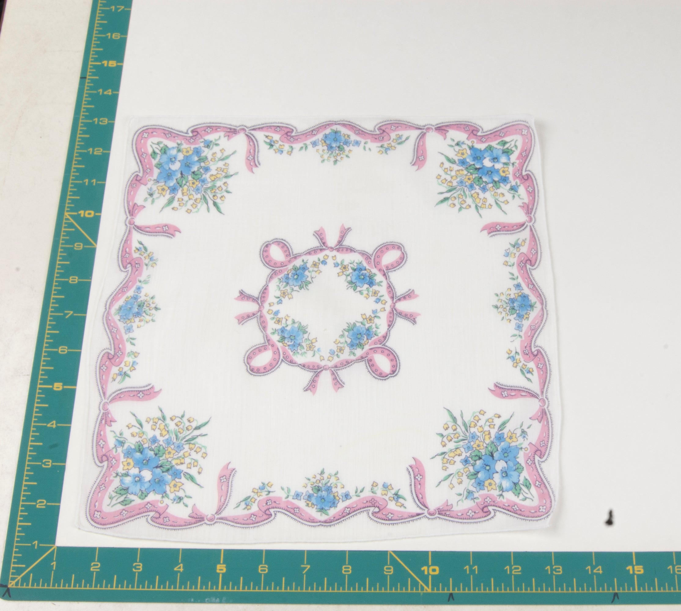 Floral vintage handkerchief - h0310