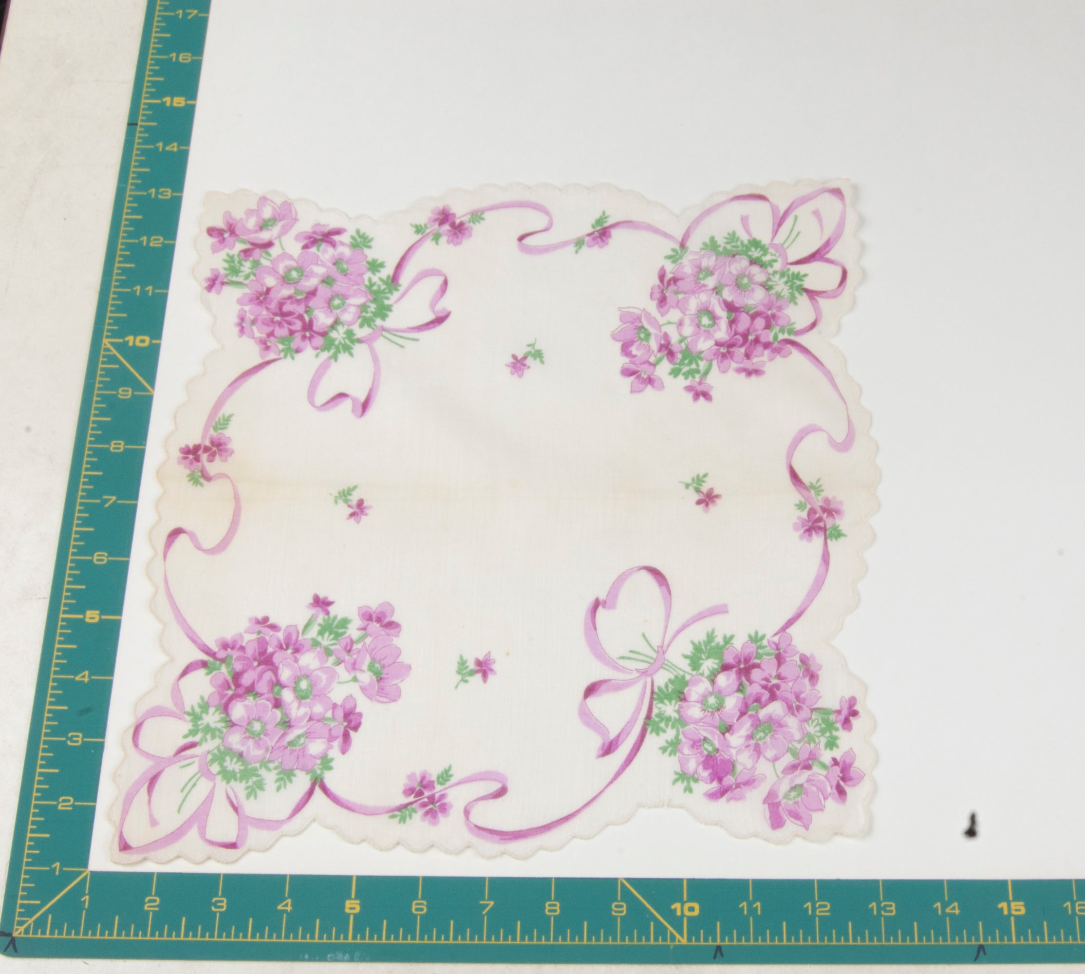 Floral vintage handkerchief - h0313