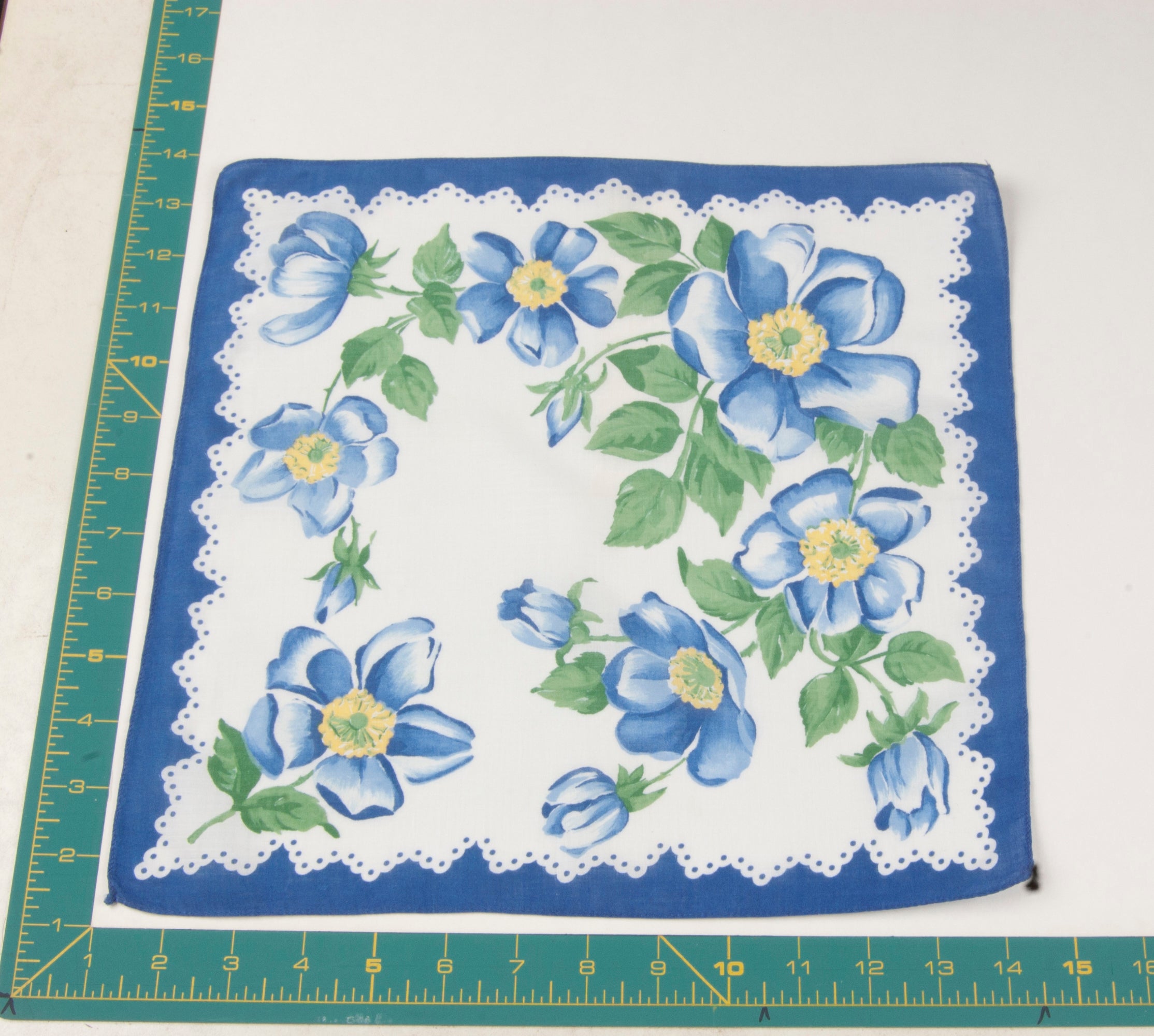 Floral vintage handkerchief - h0314