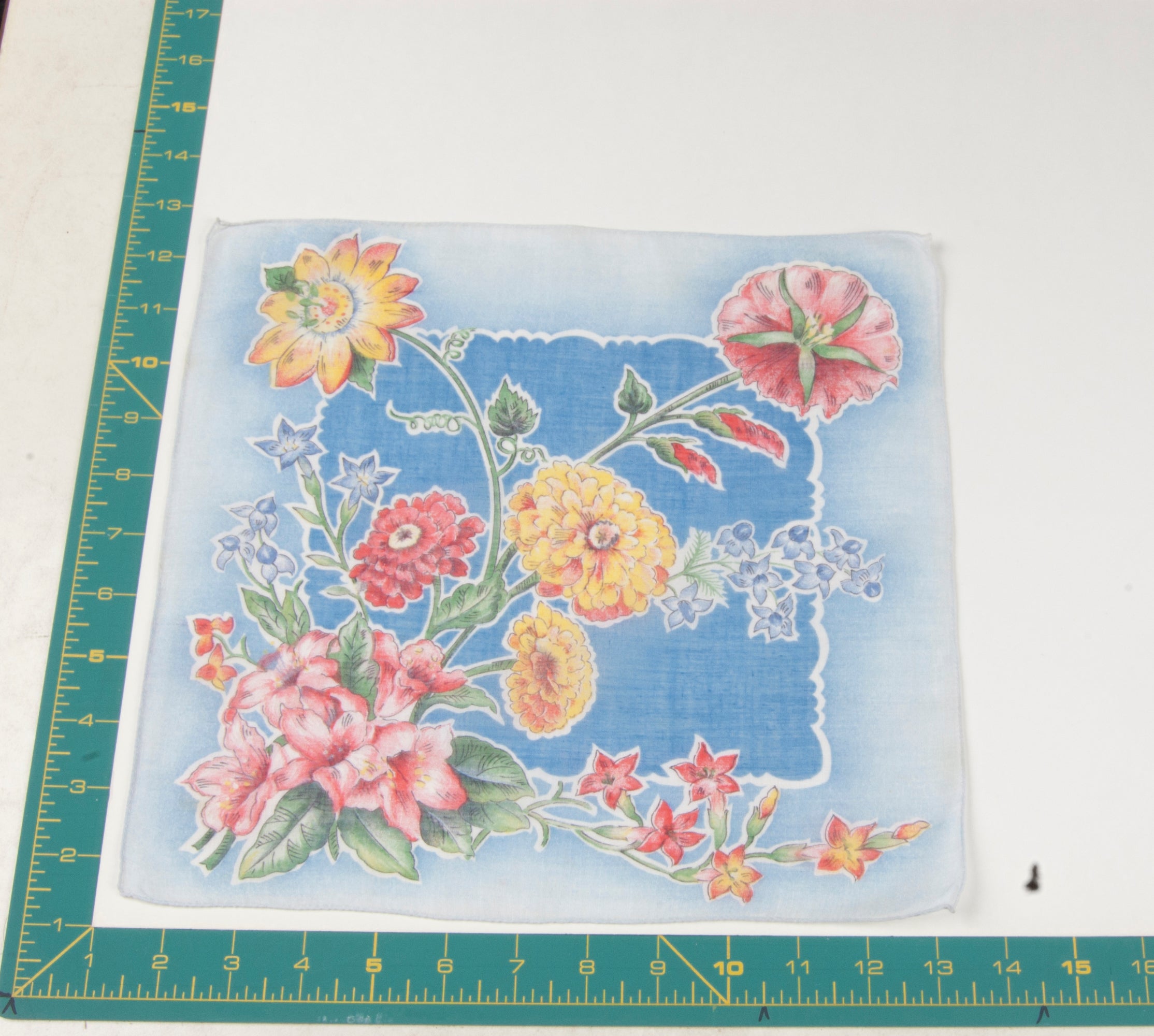 Floral vintage handkerchief - h0331