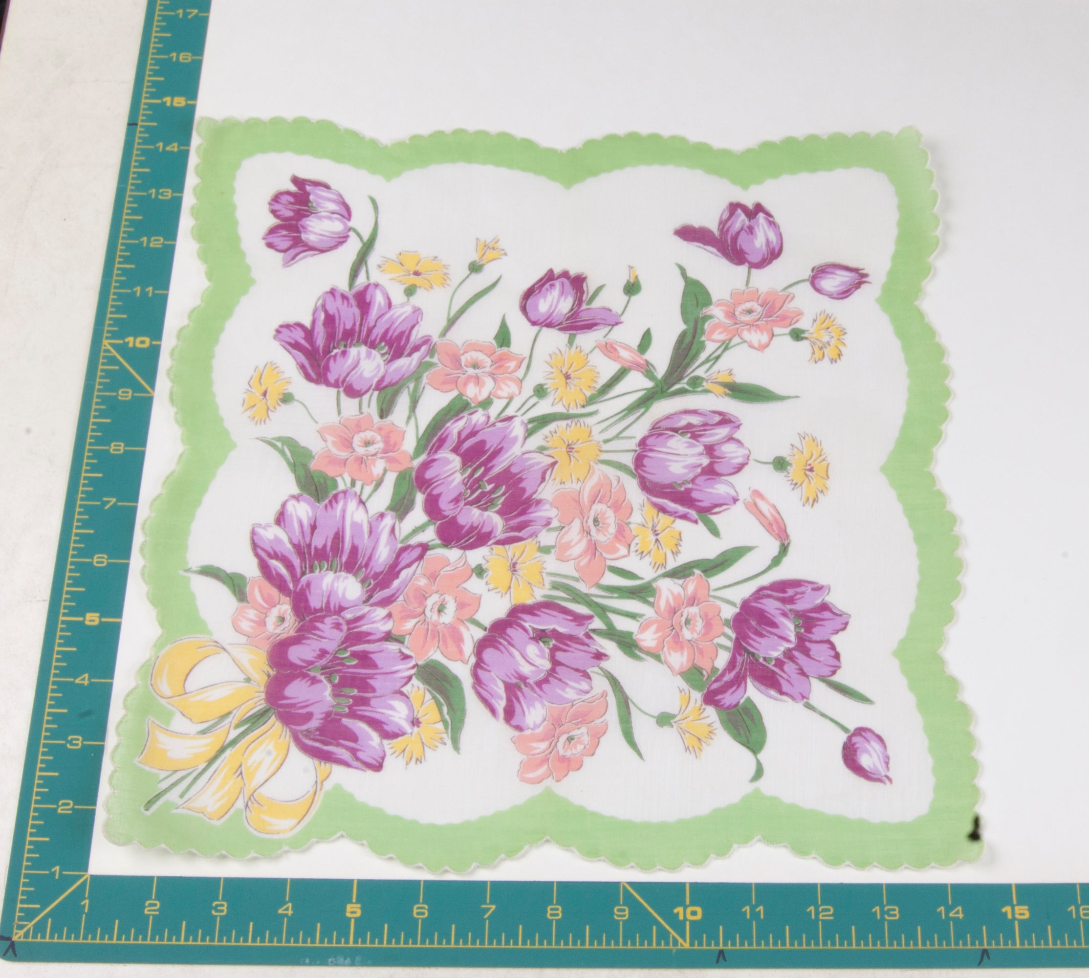Floral vintage handkerchief - h0352