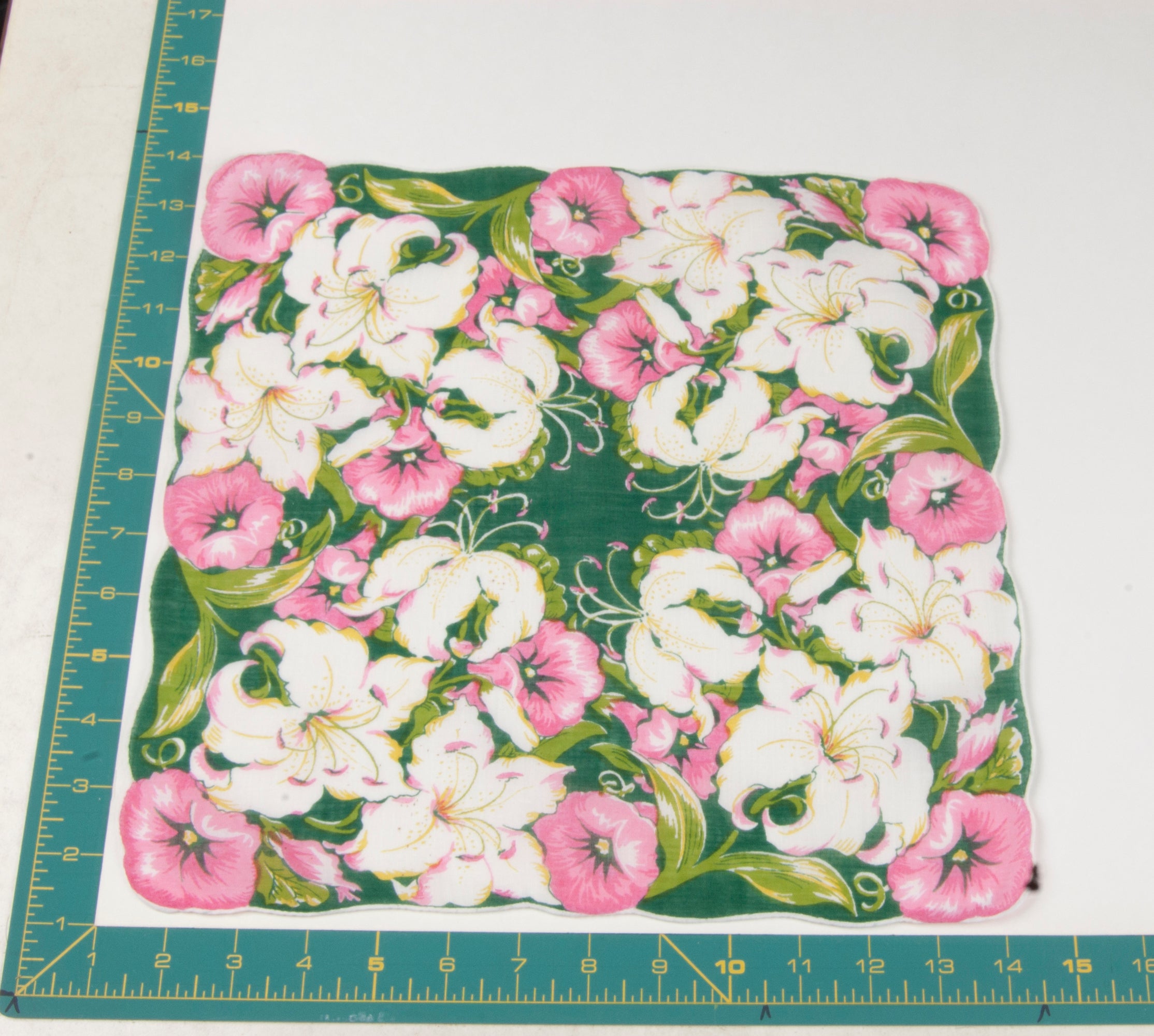 Floral vintage handkerchief - h0357