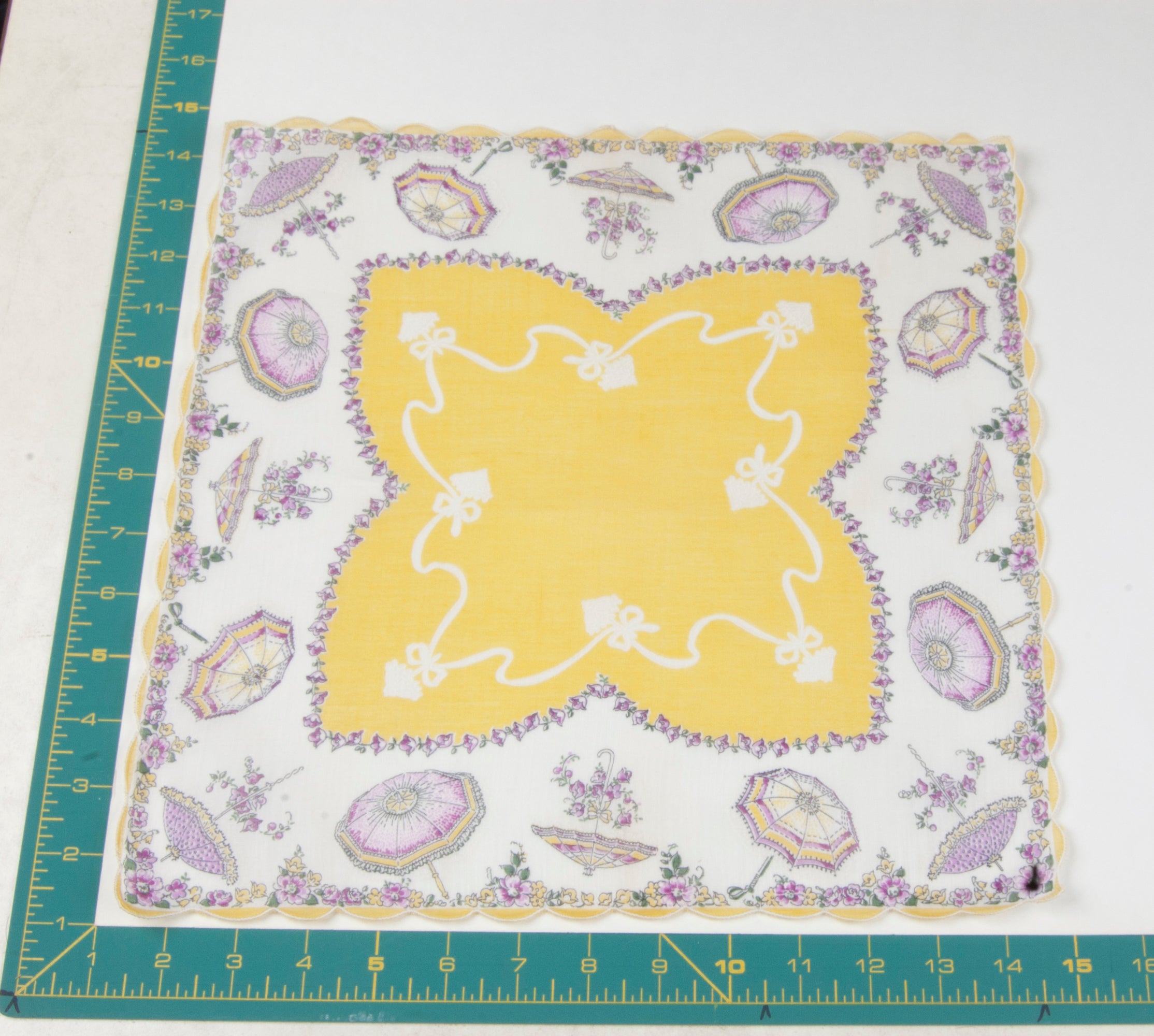 Floral vintage handkerchief - h0360