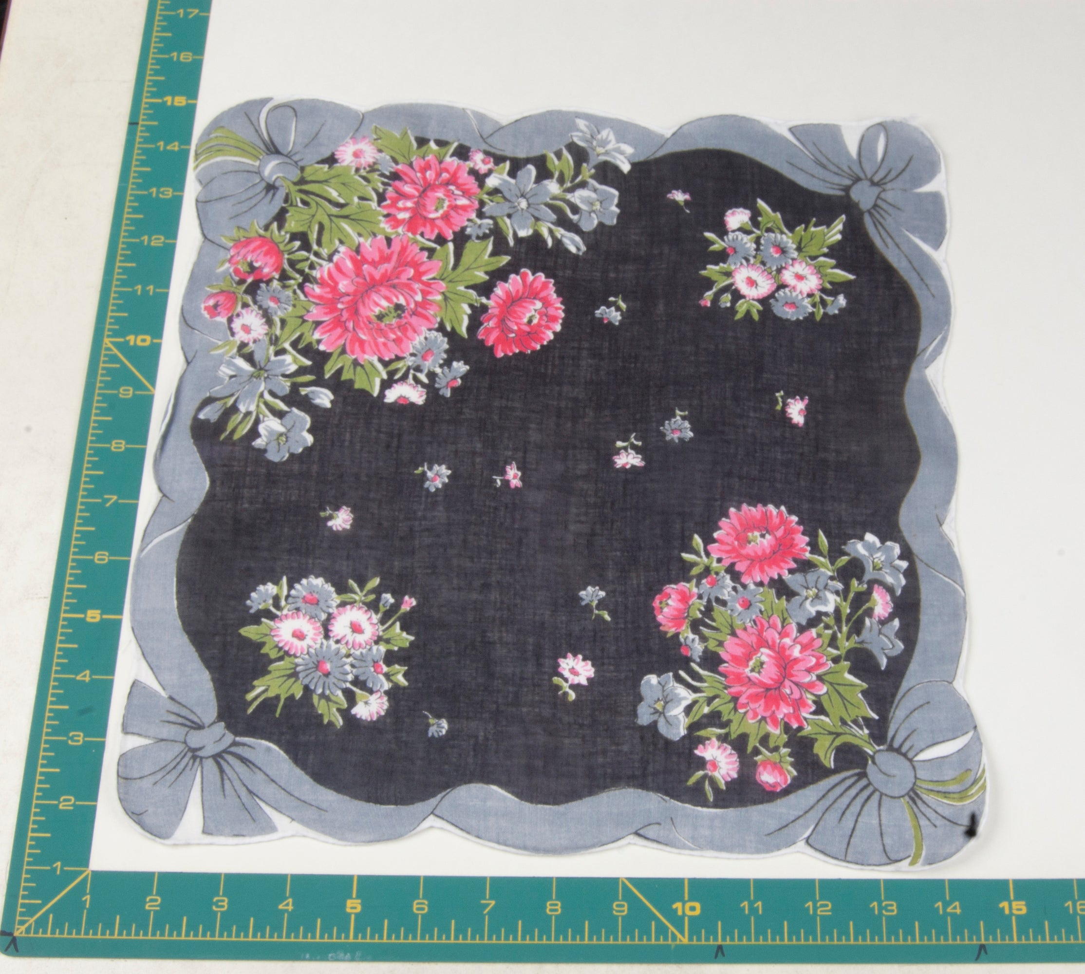 Floral vintage handkerchief - h0369
