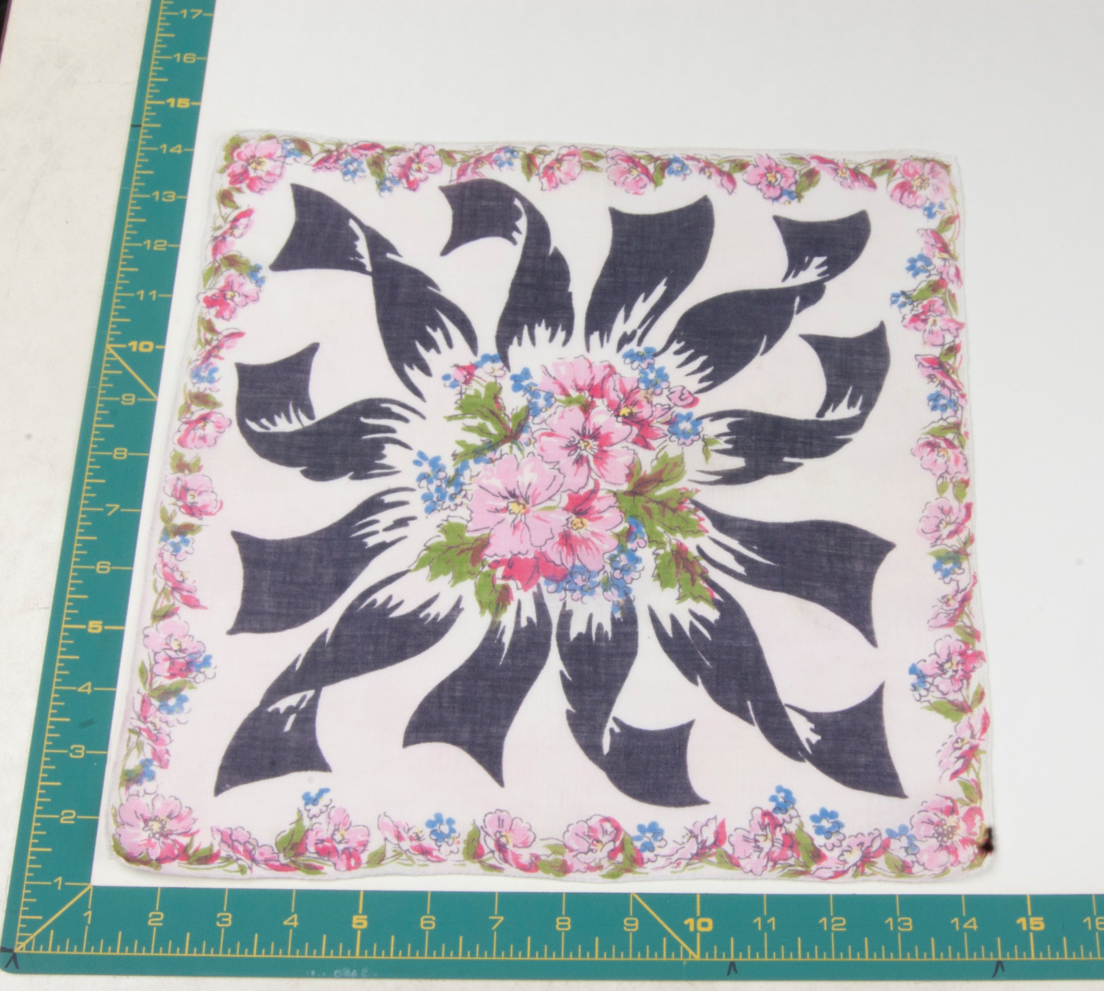 Floral vintage handkerchief - h0374