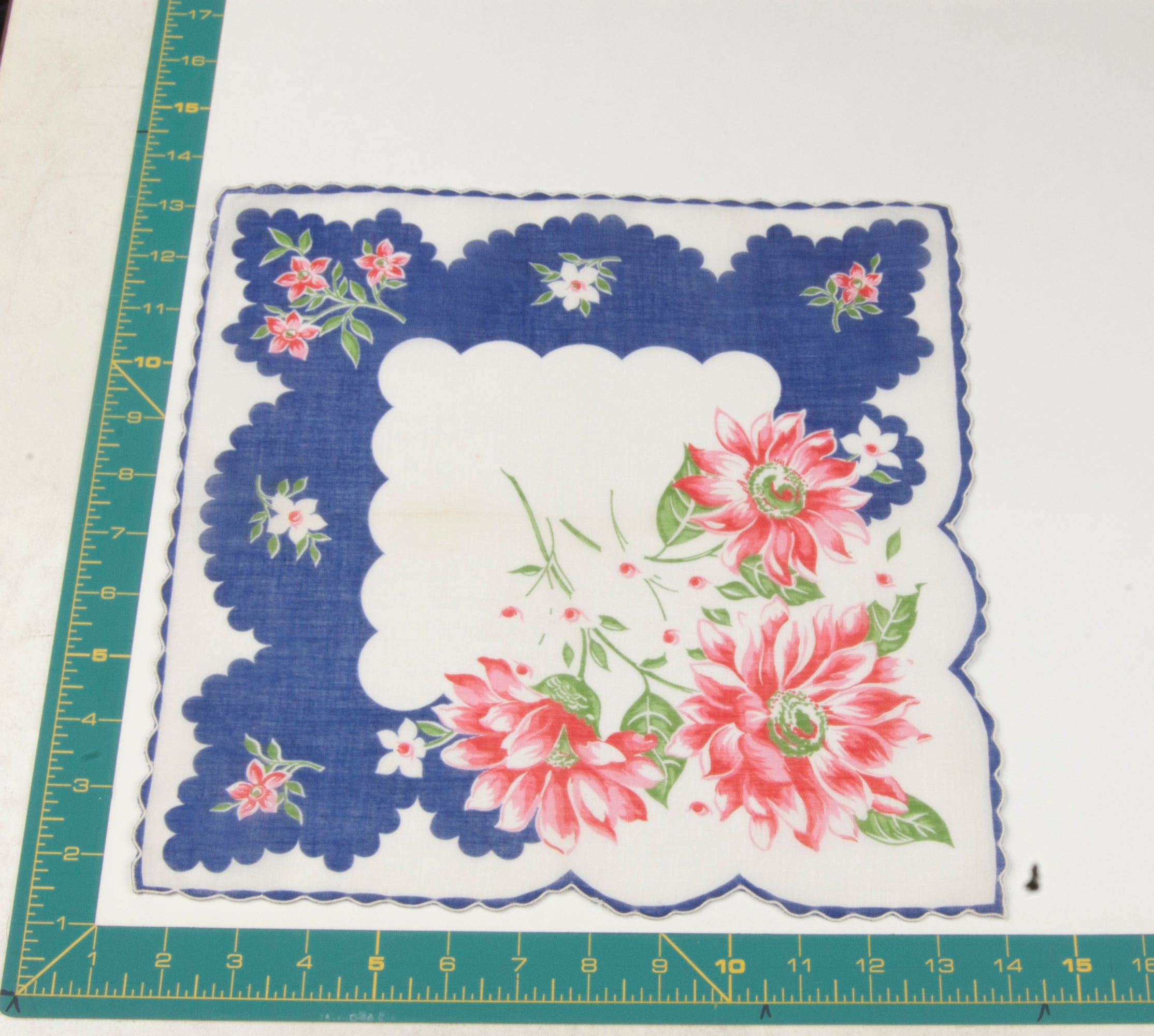 Floral vintage handkerchief - h0379