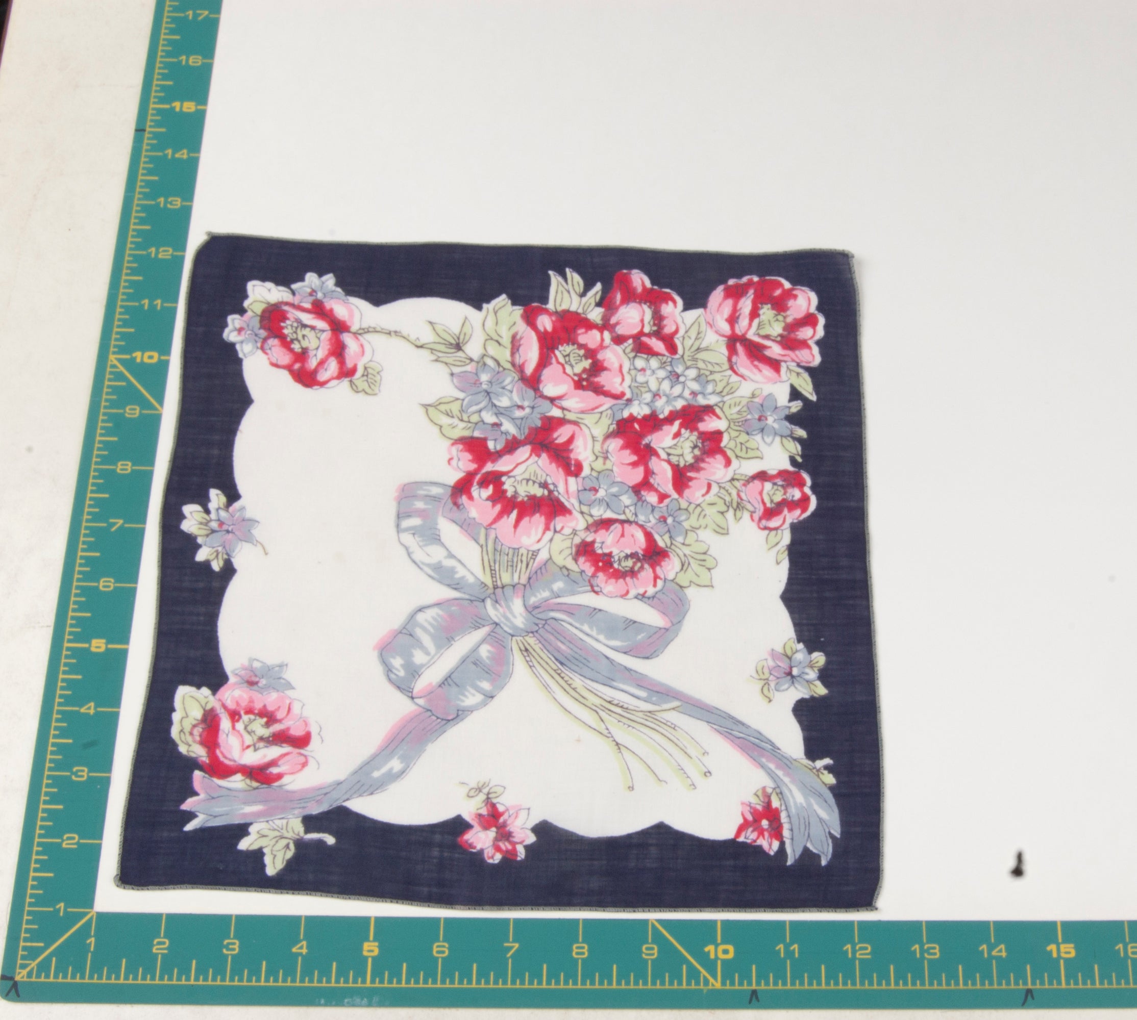 Floral vintage handkerchief - h0393