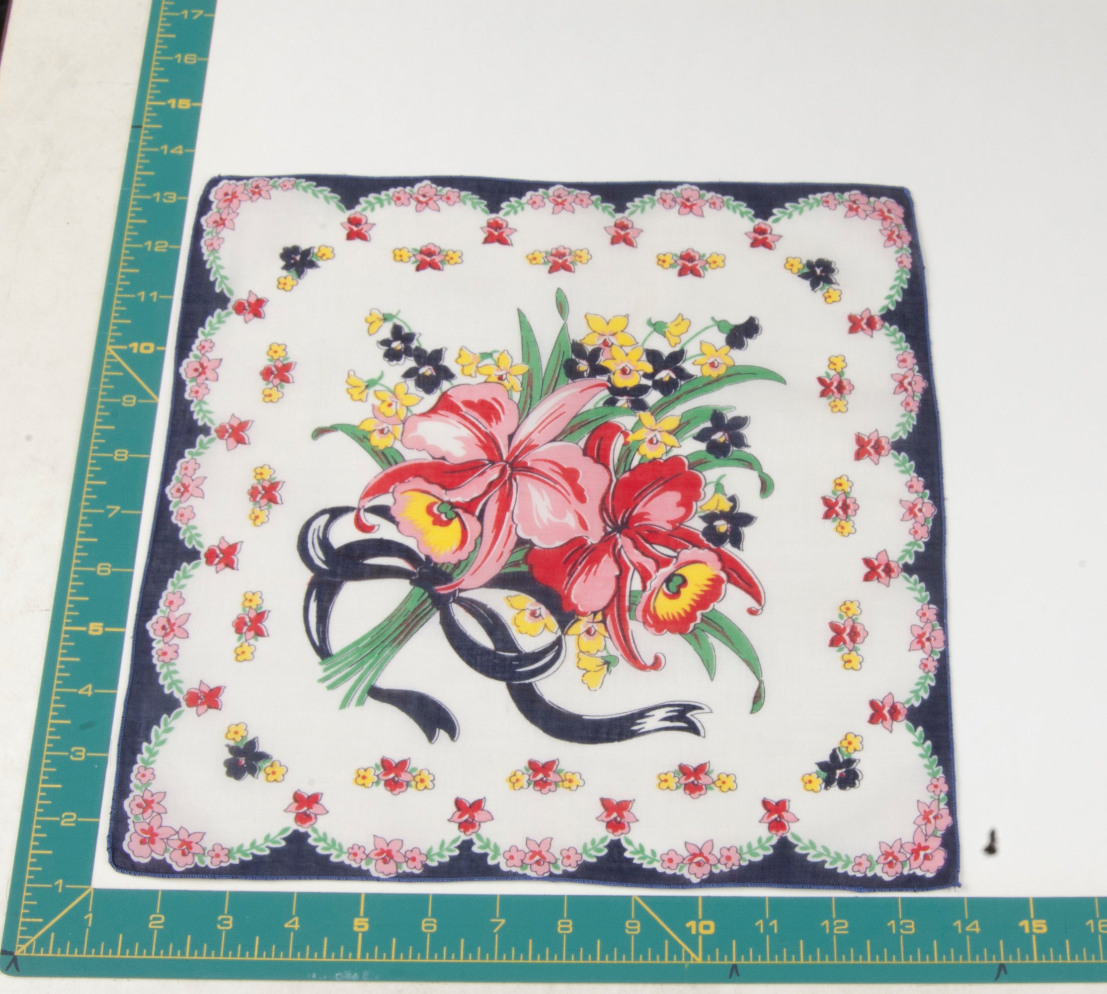Floral vintage handkerchief - h0395