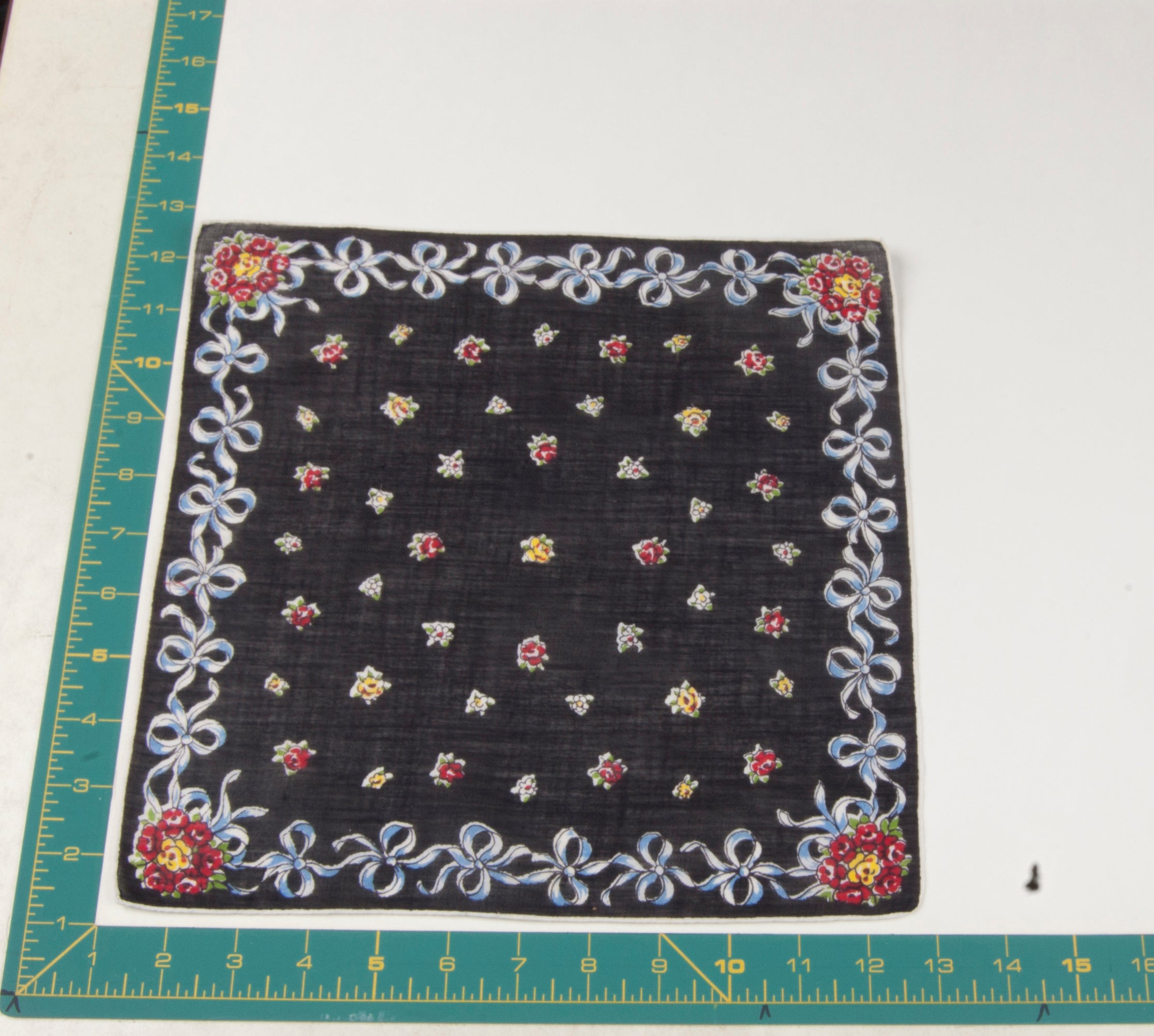 Floral vintage handkerchief - h0404