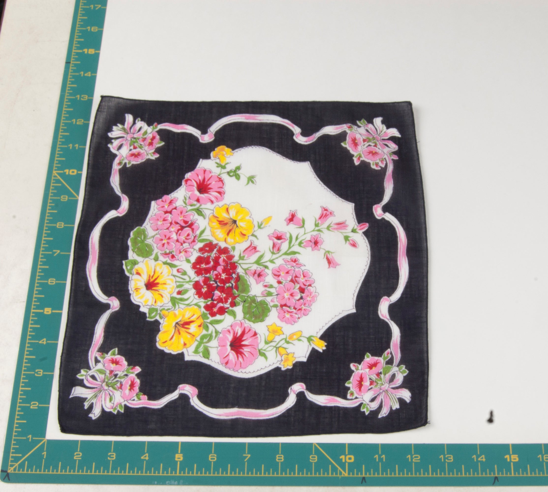 Floral vintage handkerchief - h0408