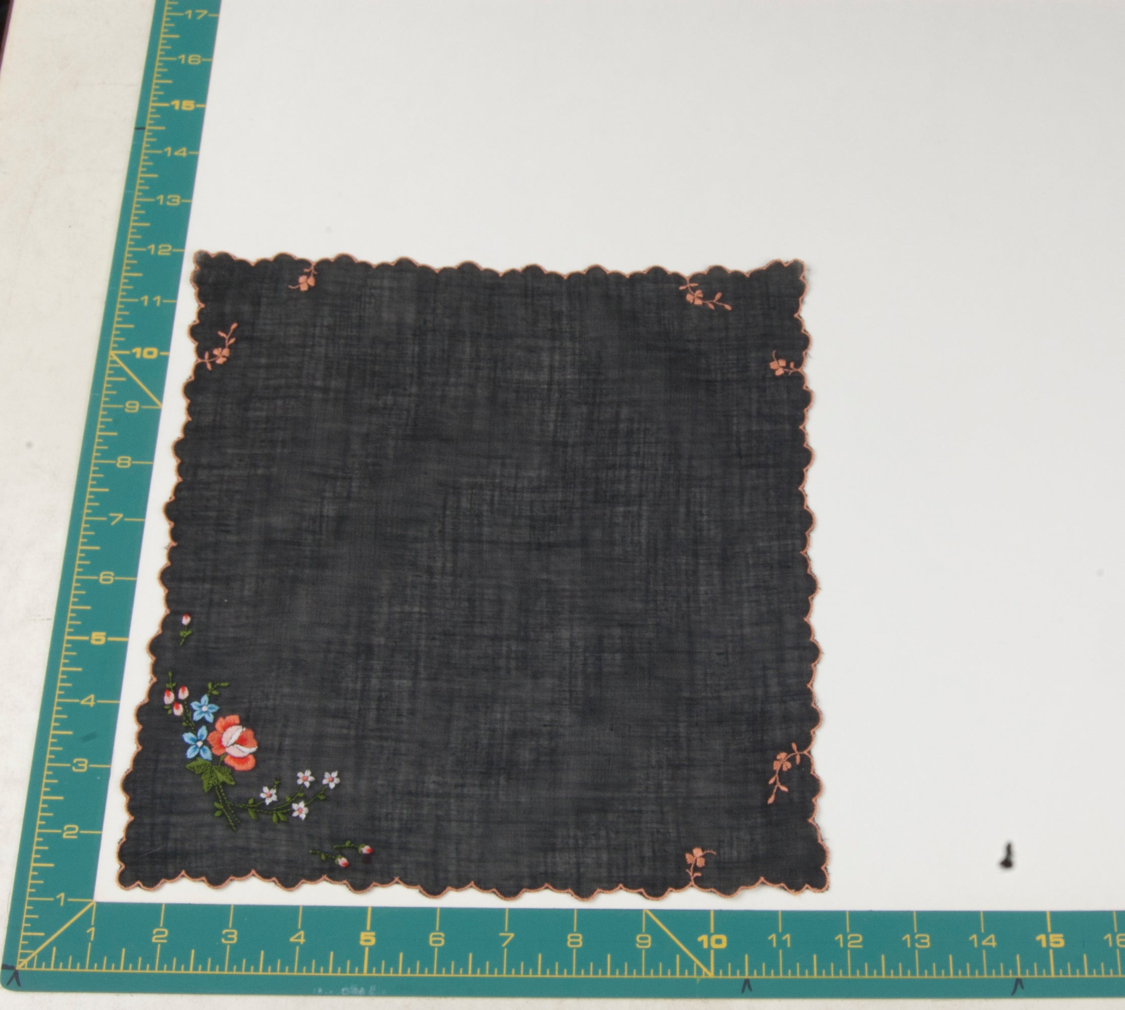 Floral vintage handkerchief - h0410