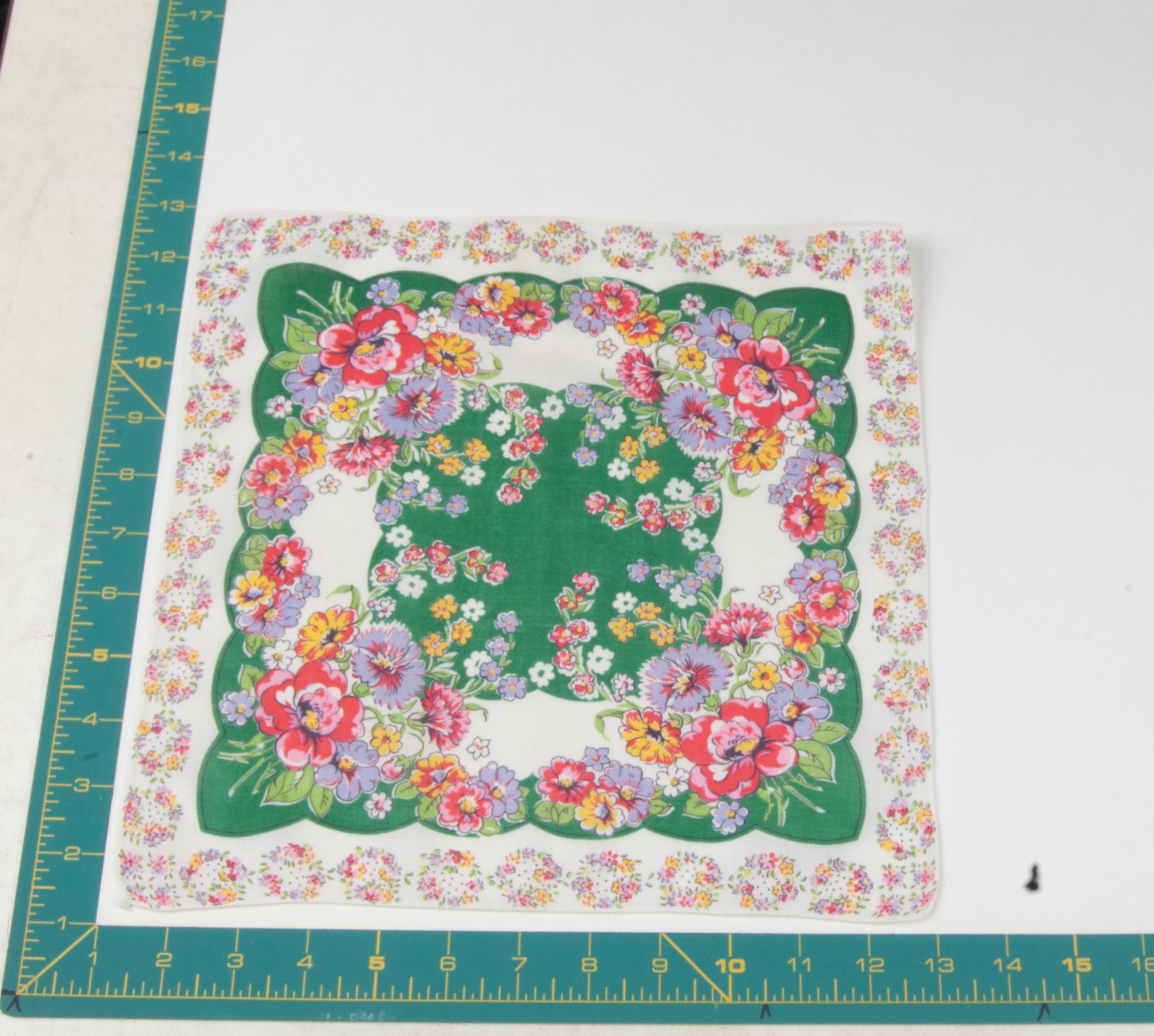 Floral vintage handkerchief - h0413