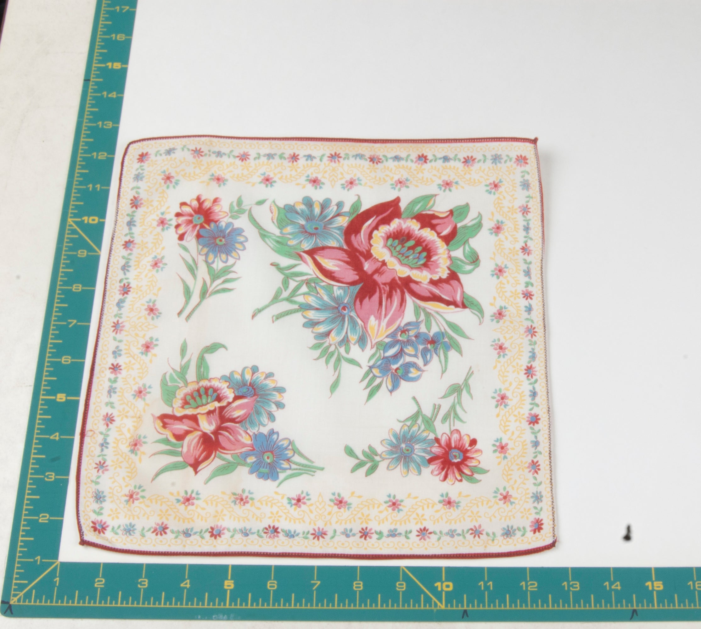 Floral vintage handkerchief - h0415