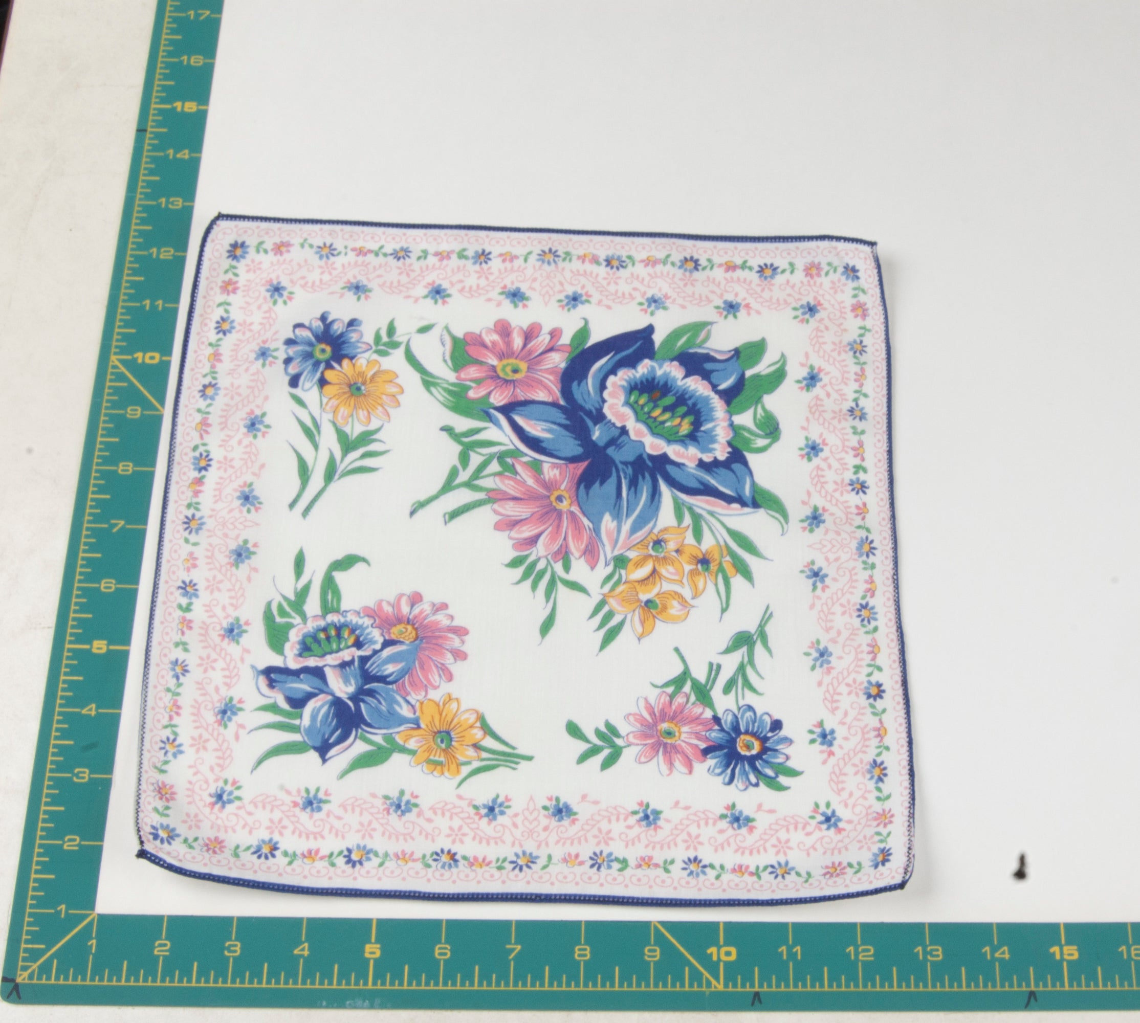 Floral vintage handkerchief - h0416