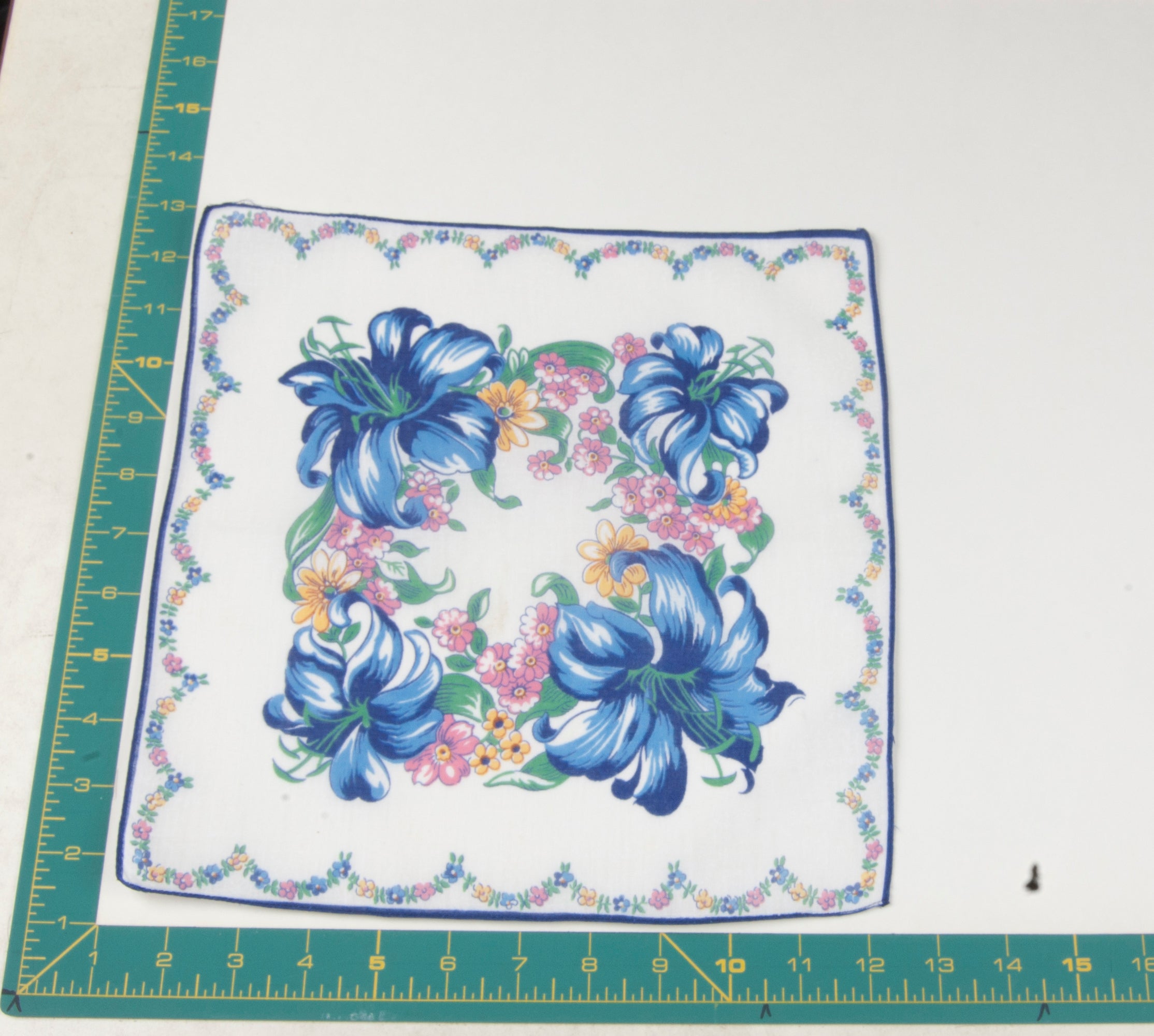 Floral vintage handkerchief - h0429