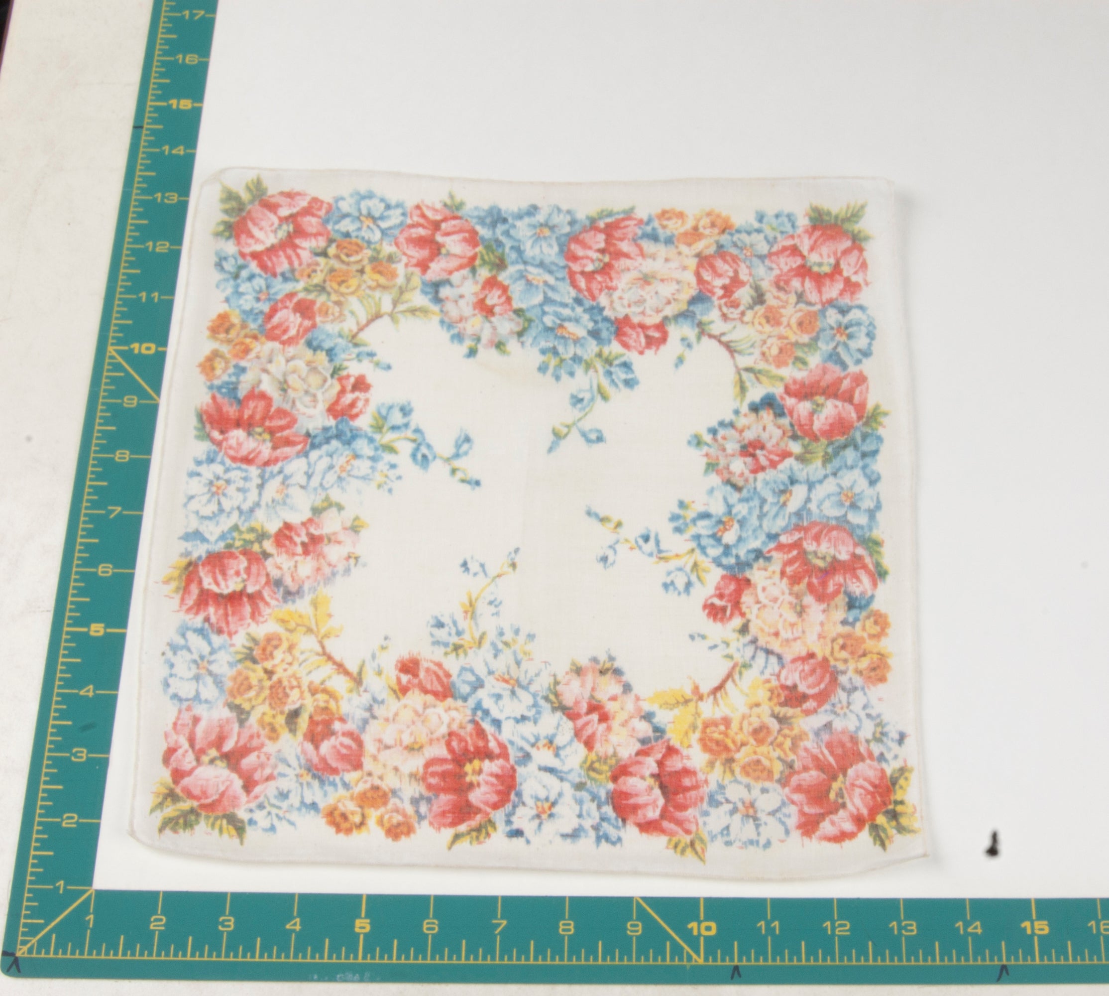 Floral vintage handkerchief - h0434