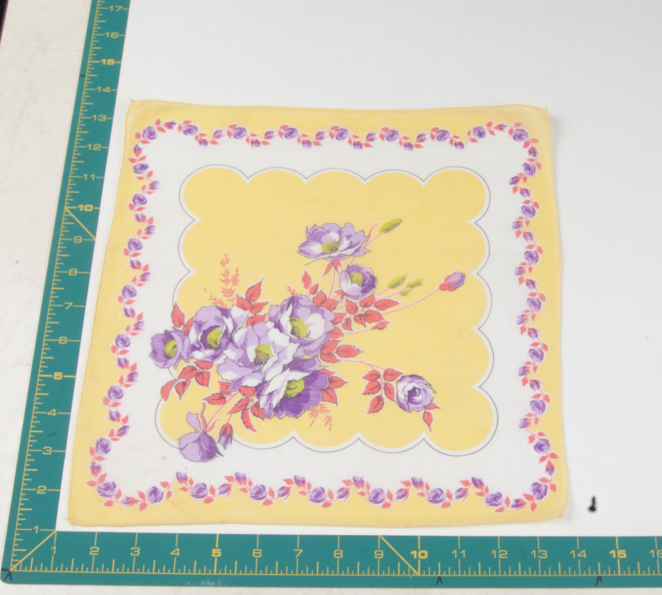 Floral vintage handkerchief - h0435