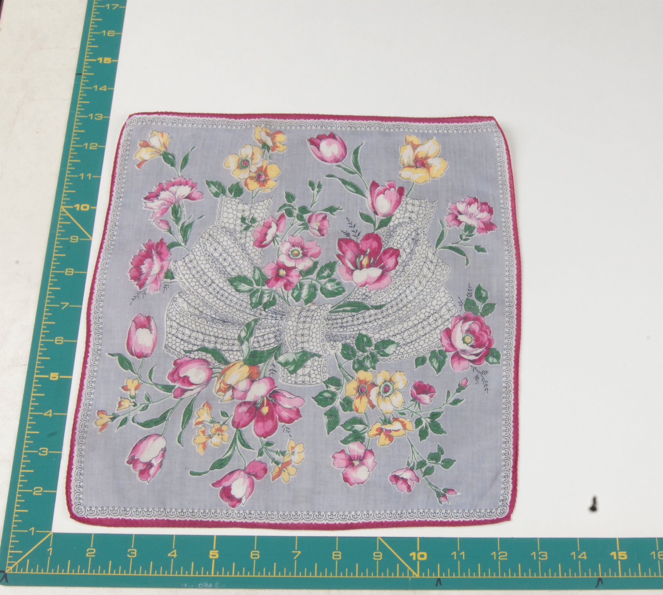 Floral vintage handkerchief - h0465