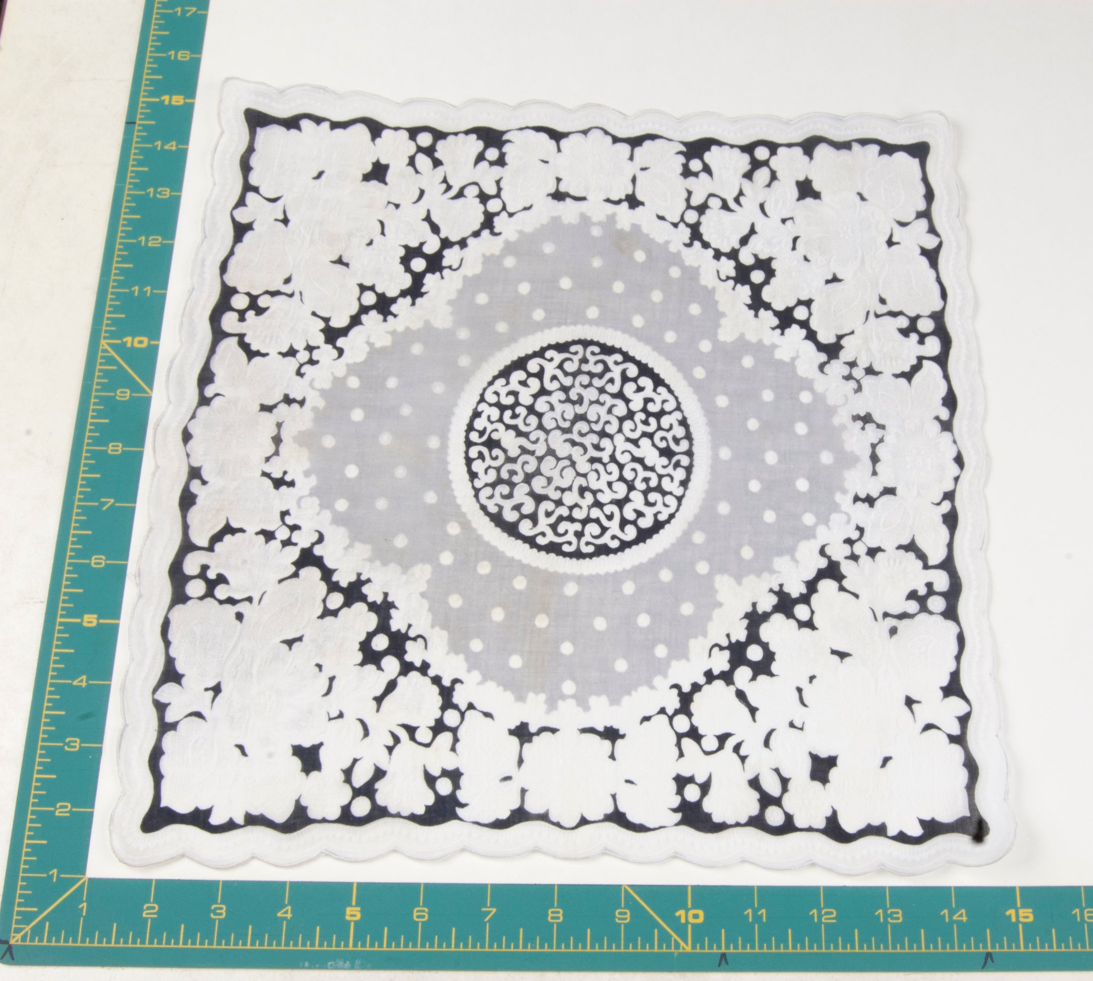 Floral vintage handkerchief - h0486