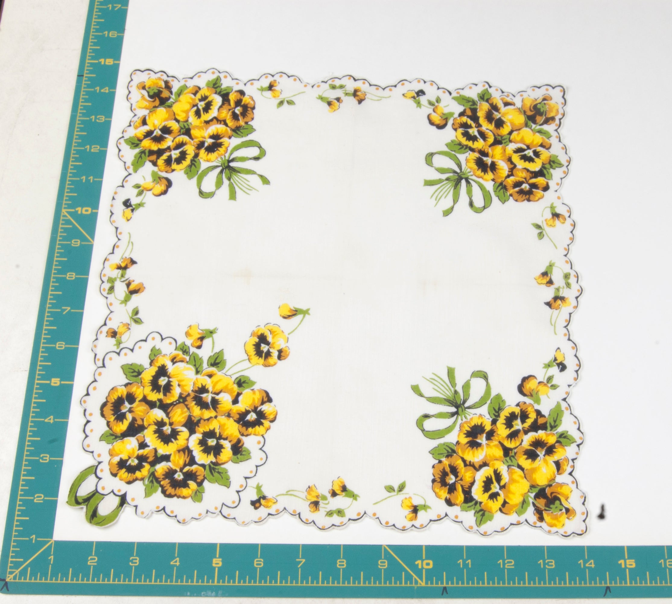 Floral vintage handkerchief - h0494