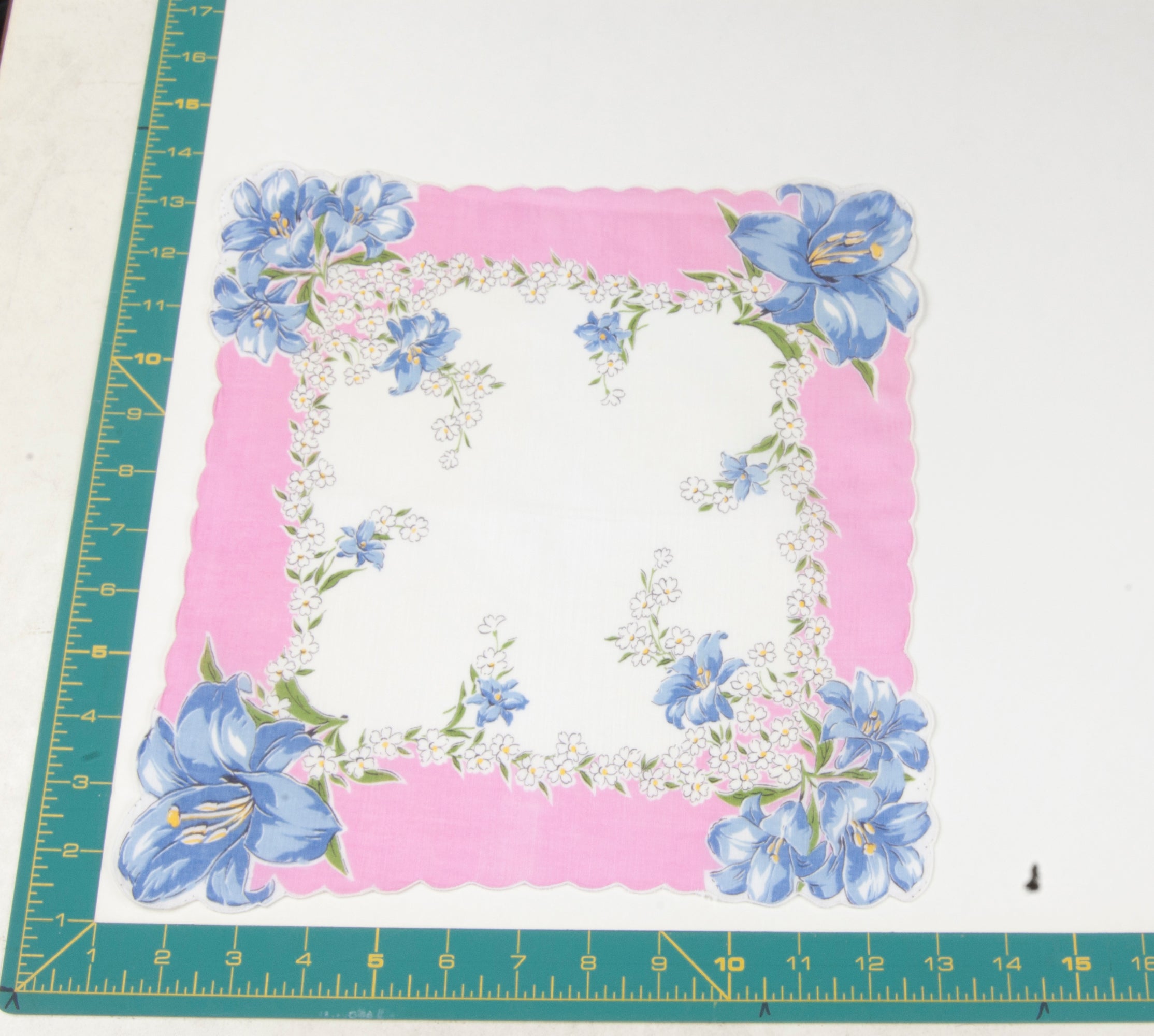 Floral vintage handkerchief - h0526