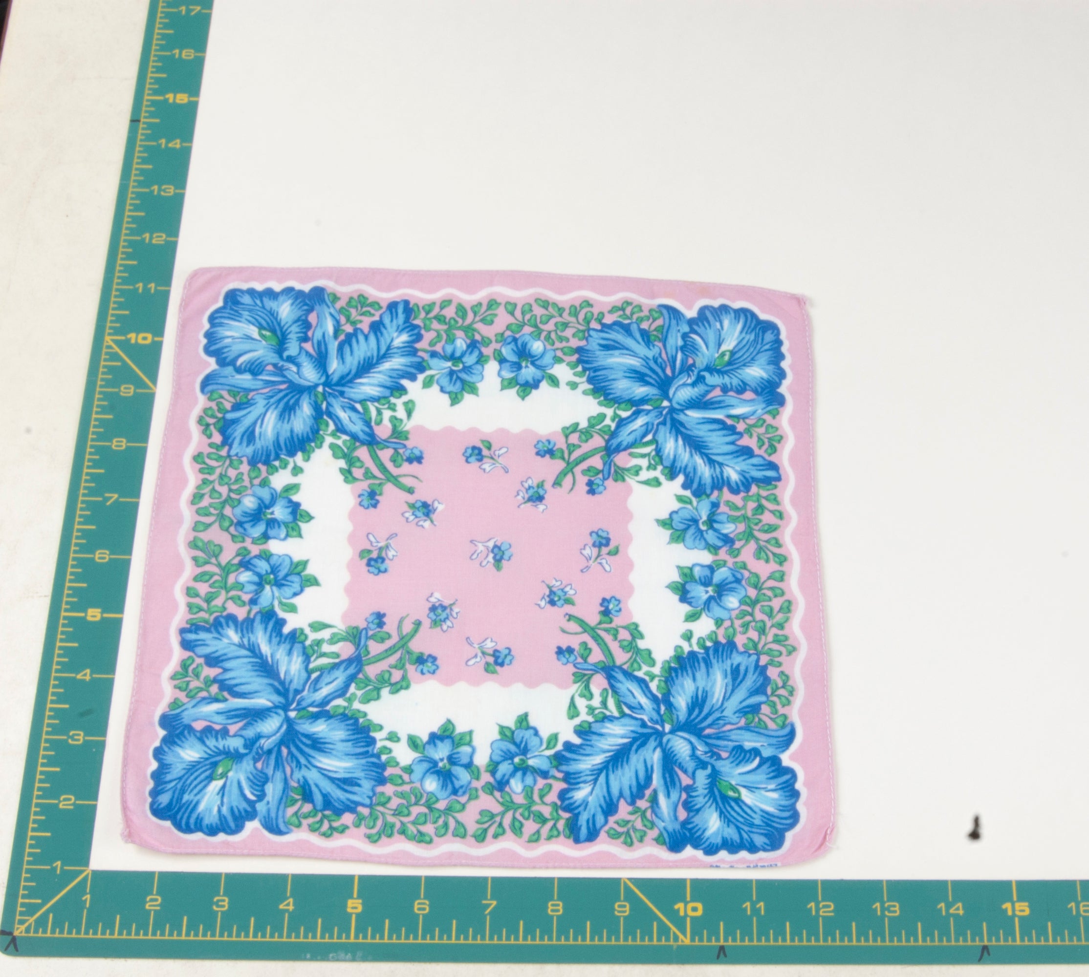 Floral vintage handkerchief - h0530