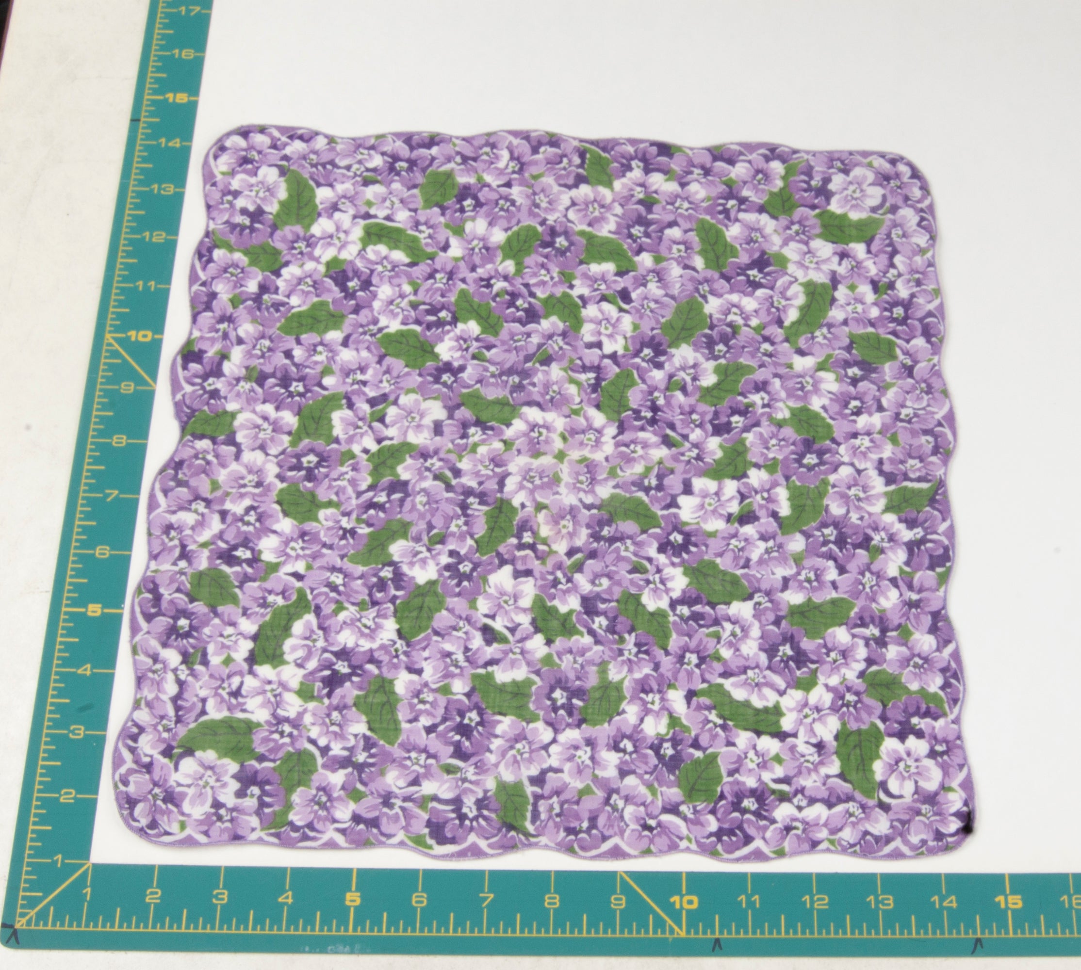 Floral vintage handkerchief - h0537